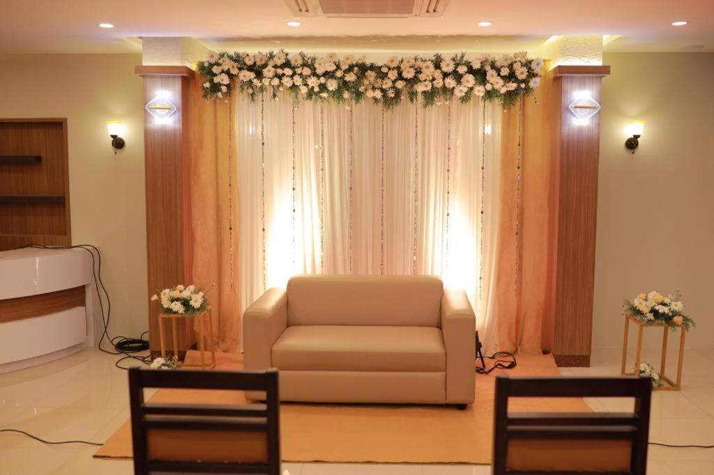 Hotel Bkm International Tellicherry Екстериор снимка