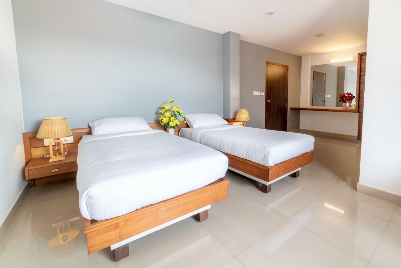 Hotel Bkm International Tellicherry Екстериор снимка
