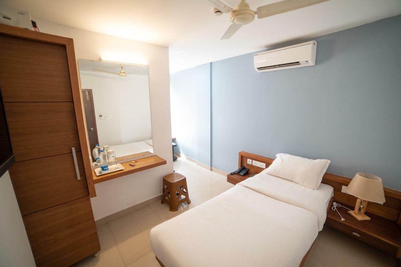 Hotel Bkm International Tellicherry Екстериор снимка
